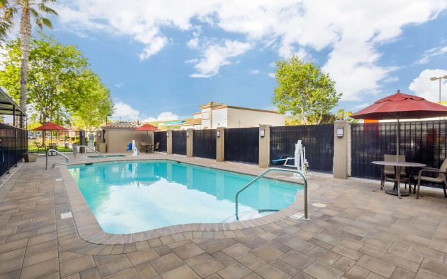 Best Western Plus Villa Del Lago Inn Patterson