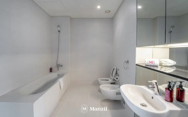 Manzil-1BR Apartment with Skyline Views