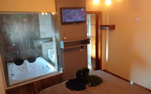 Monte Verde Inn Suítes com Hidromassagem dupla