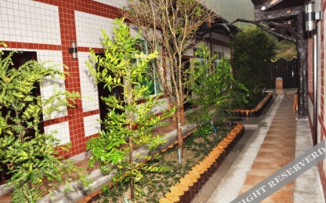 Xinfeng Jiangyuan Hot Spring Resort