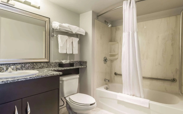 Comfort Inn & Suites