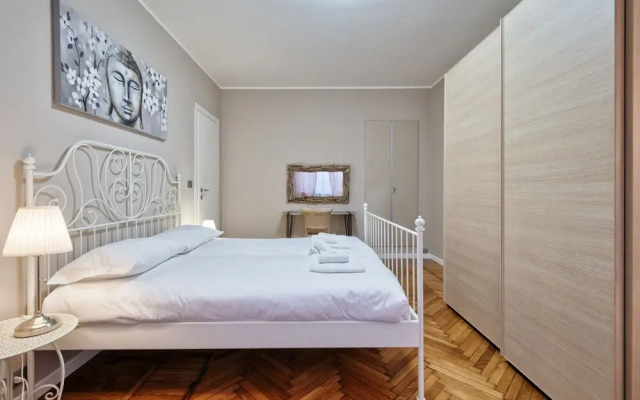 Borgo Dora Balcony Flat