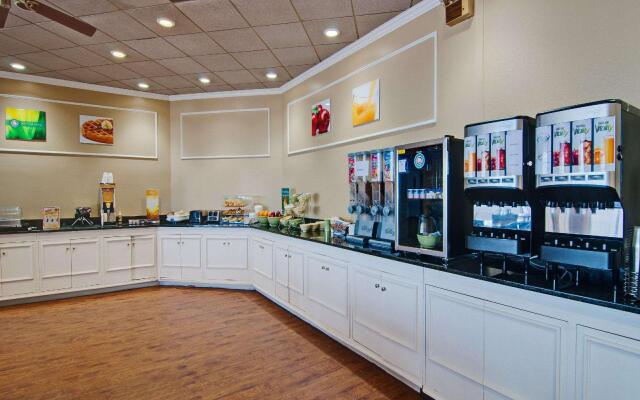 Quality Inn Roanoke Airport