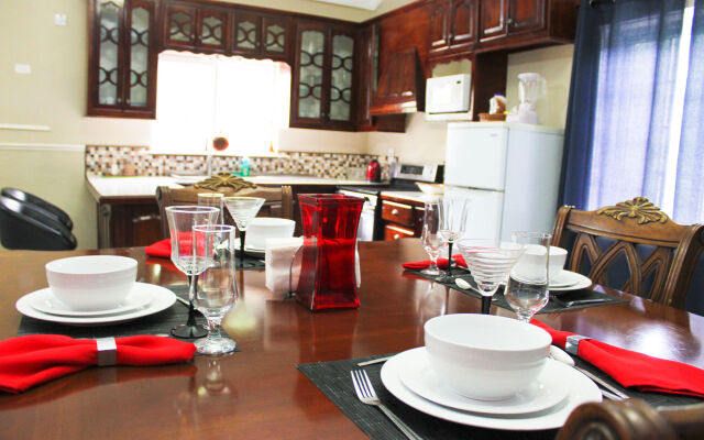 Casa Tianna Guest Apartments