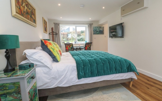 Elder Cottage Studio