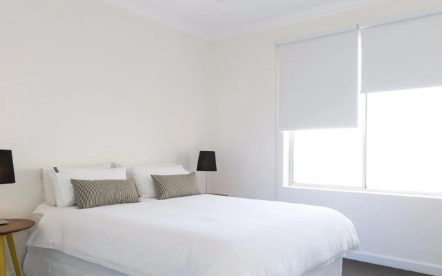 Arabella on West Apartments