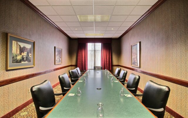 Holiday Inn Hotel & Suites Madison West - Middleton by IHG