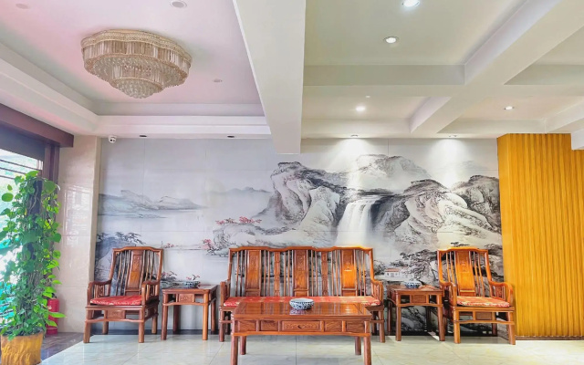 Bohui Boutique Hotel (Wuhan High-speed Railway Station Honggangcheng Subway Station)