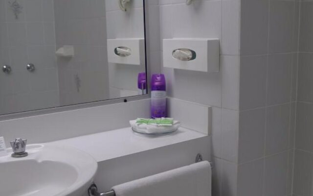 New England Motor Inn