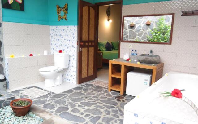 1000 Dream Bungalow & Restaurant