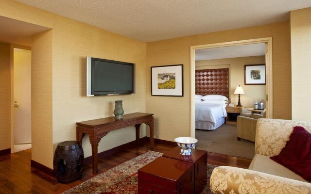 Sheraton LaGuardia East Hotel