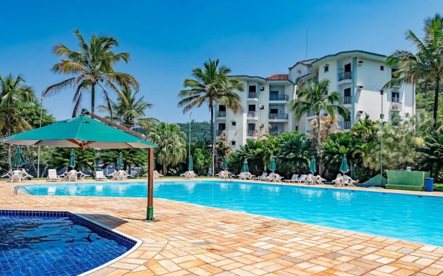 WTE - Resort-style Condominium 100m From the Beach