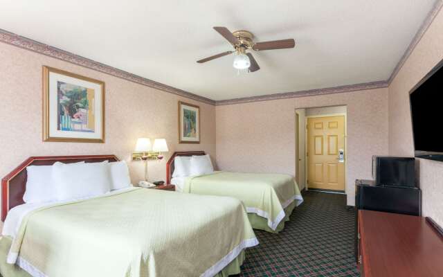 Days Inn by Wyndham Holladay