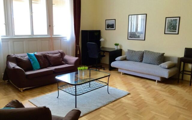 Hi5 Apartments - Parliament