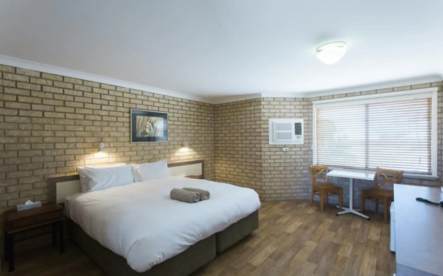 Potshot Hotel Resort