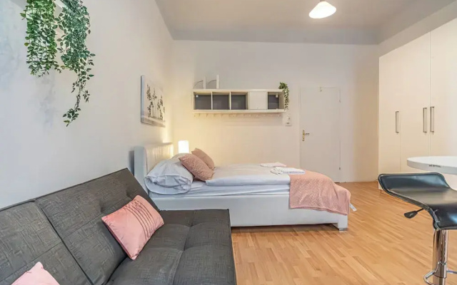 Cozy Room with Facilities Long Stay