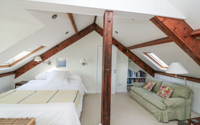 Fastnet at Nonsuch House