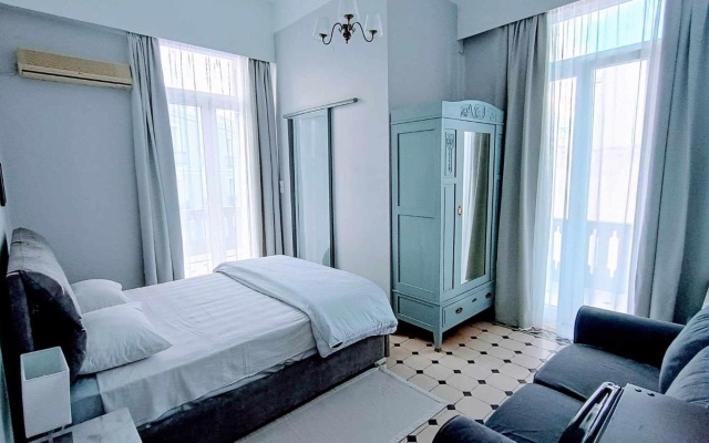 Tinion Hotel