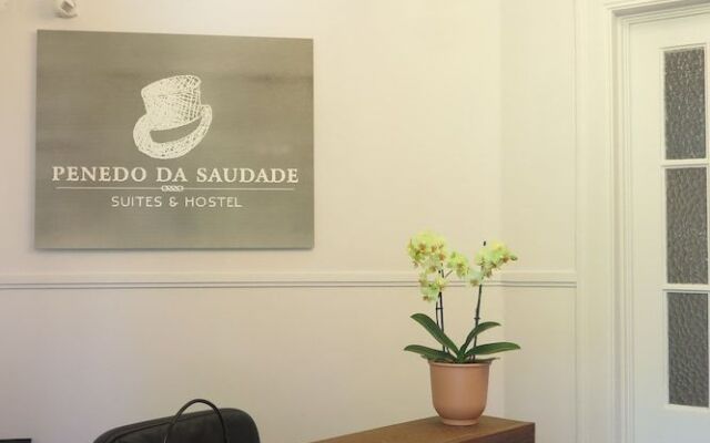 Penedo da Saudade Suites & Hostel