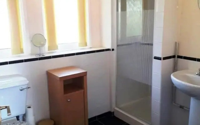 Sheena's Dartmouth Chalets