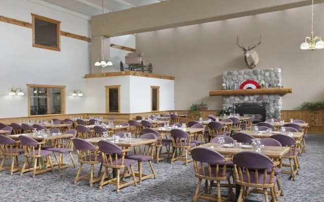 Ramada Hotel & Conference Center by Wyndham Grayling