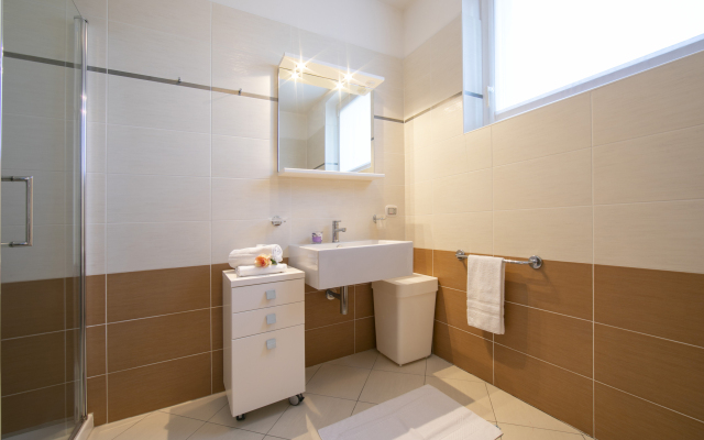 Vista di Maccagno Fantastico Pool