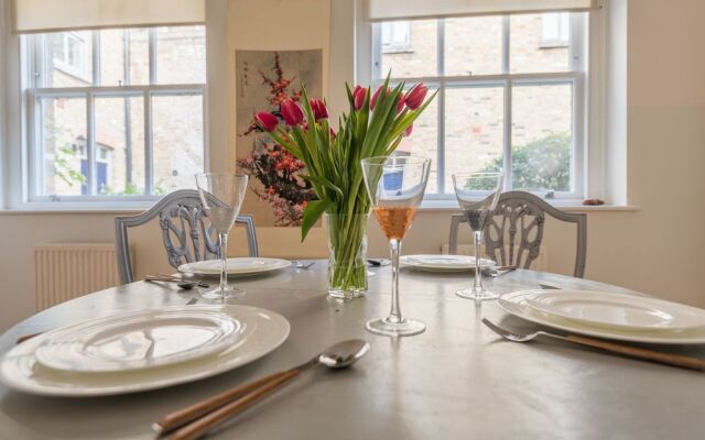 Modern mews home in Kings Cross