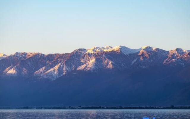 Wuxin Lake View Hostel