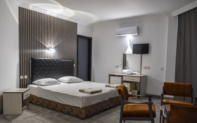 Mustis Royal Plaza Hotel