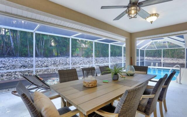 Quiet Inland Home With Pool, two Queen Beds and Grill