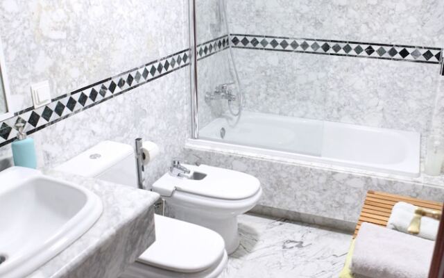 Duplex Karivu Gavídia