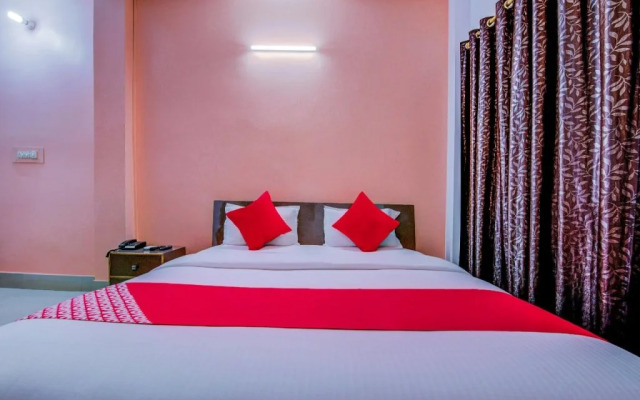 Hotel Deshbandhu By OYO Rooms