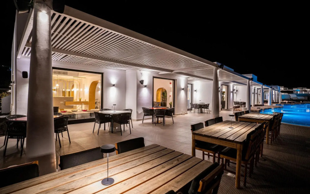 Cresanto Luxury Suites - Adults Only