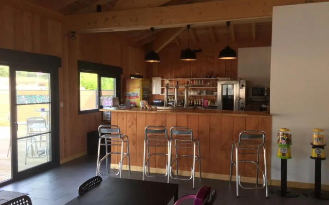 Mobil Home Dans Camping Mussonville