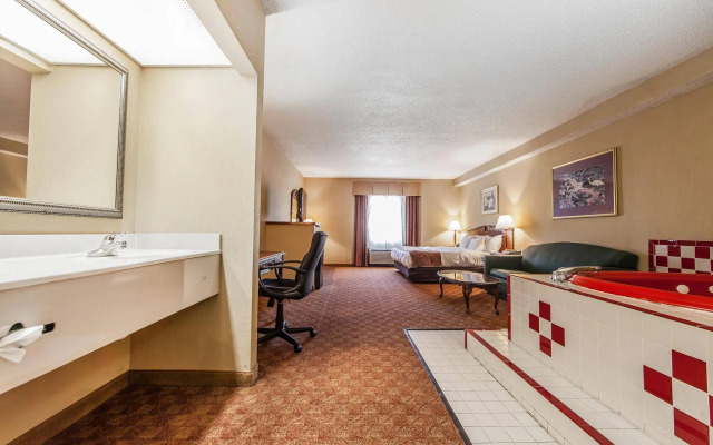 Comfort Suites Knoxville Airport