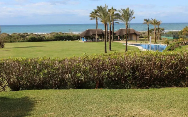 Marbella beachside apartment in 5 star gated