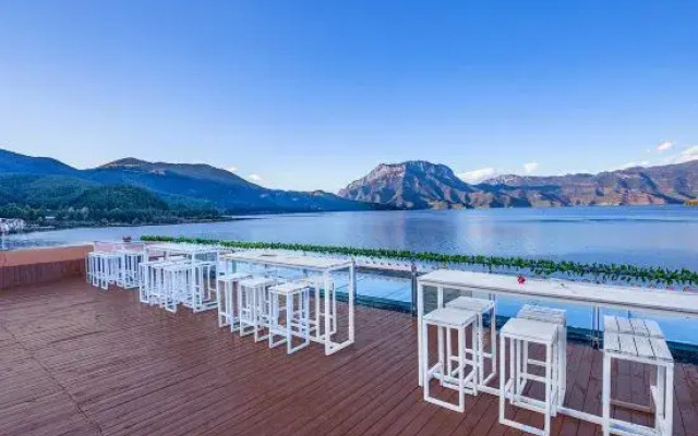 Lake View Hotel