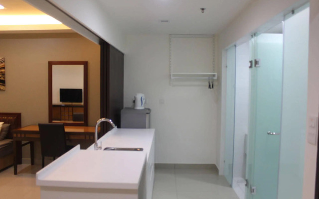 De Houz - Trefoil Setia Alam Home Stay