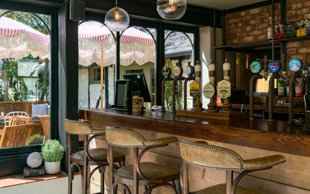 High Corner Inn