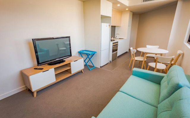 Newcastle Beach 1-BR Apartment w/ City views