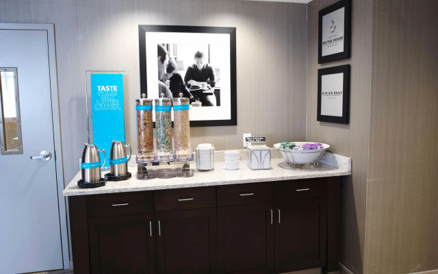 Hampton Inn & Suites Des Moines/Urbandale
