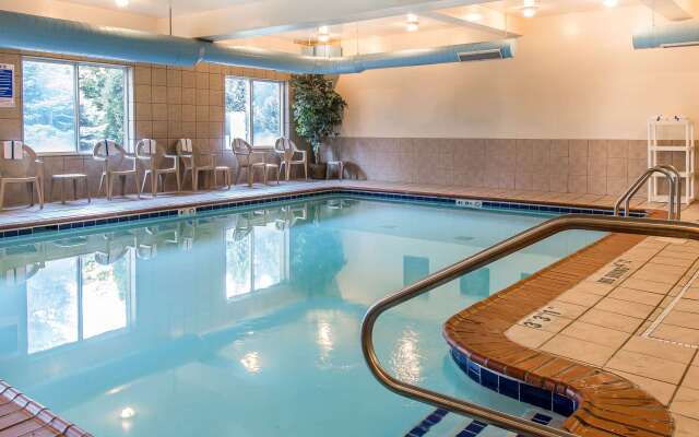 Comfort Suites Wixom