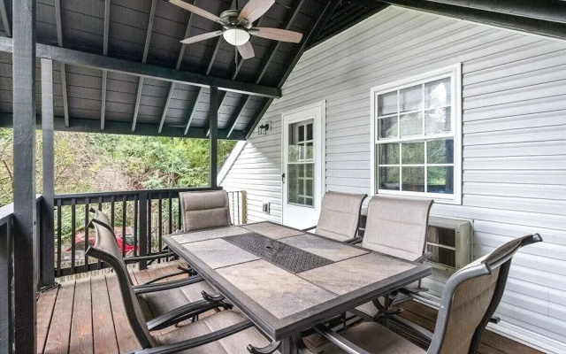 1BD 102 Madison Ter