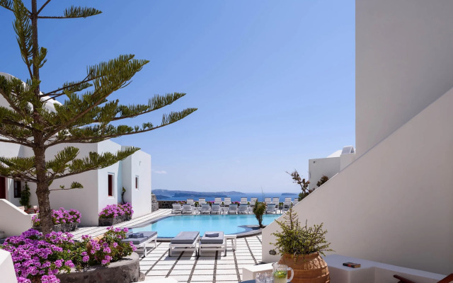 Nikos Villas