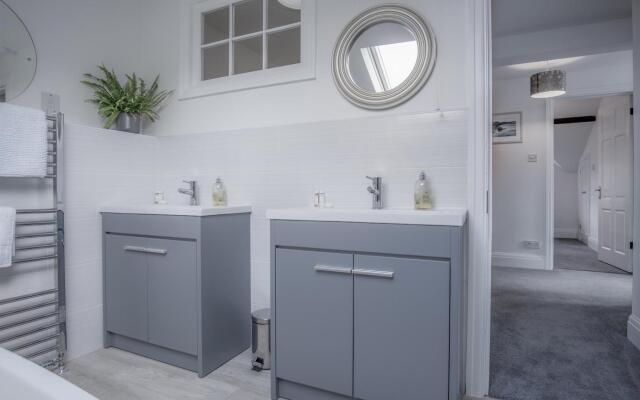 White Mill - 4 Bedroom Holiday Home - Lampeter Velfrey - Narberth