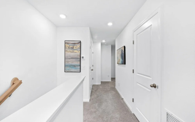 Lovely Townhome Sleeps 8 Eve101