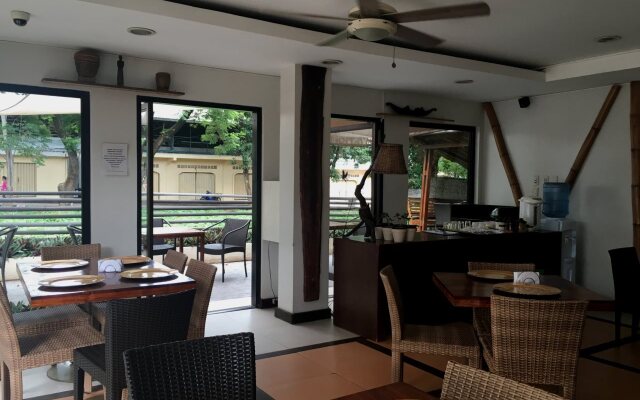 Coron Ecolodge