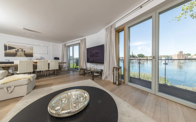 Kapitänsbrücke - Penthouse
