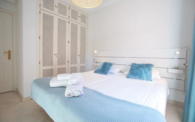 Elviria Luxury Beach Side Sleep 6