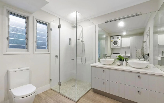 Enterprise St Prestigious Home with Breathtaking Views